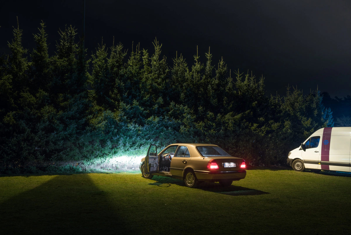 Eigen werk en conceptuele fotografie voor One Step From Earth